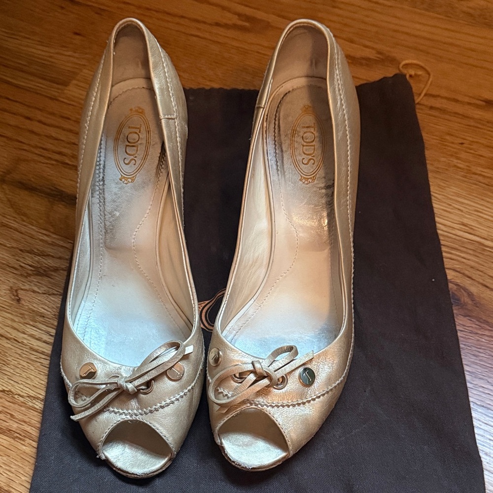 Tod's Gold Peep-Toe Heels